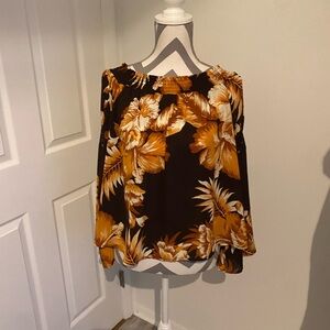 Signature Studio Bell Sleeve Top